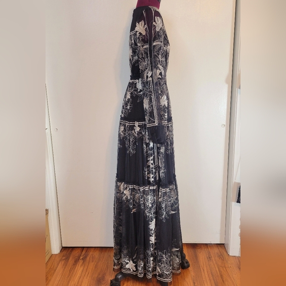 BCBGMAXAZRIA Synthetic Lily Embroidered Floral - Picture 11 of 17